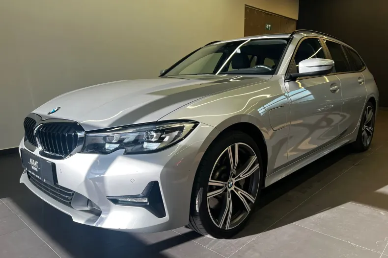 BMW Seria 3 din 2021 cu 98.550 km - oferta BMW160488 - foto 1