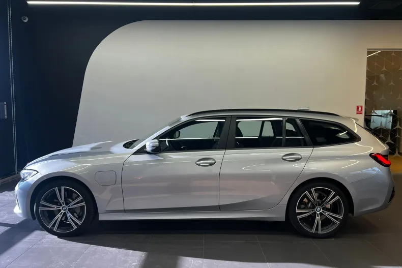 BMW Seria 3 din 2021 cu 98.550 km - oferta BMW160488 - foto 2