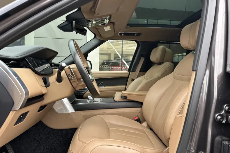 Land Rover Range Rover din 2025 cu 5.693 km - oferta LAN160503 - foto 13
