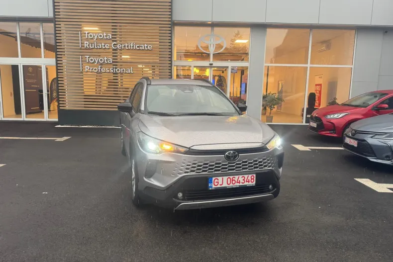 Toyota Corolla Cross din 2025 cu 2.822 km - oferta TOY160512 - foto 4