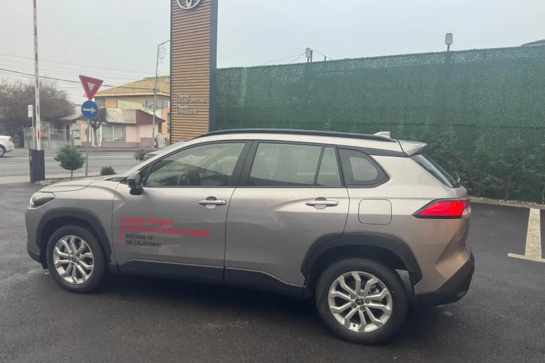 Toyota Corolla Cross din 2025 cu 2.822 km - oferta TOY160512 - foto 6