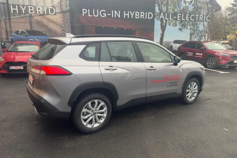 Toyota Corolla Cross din 2025 cu 2.822 km - oferta TOY160512 - foto 9