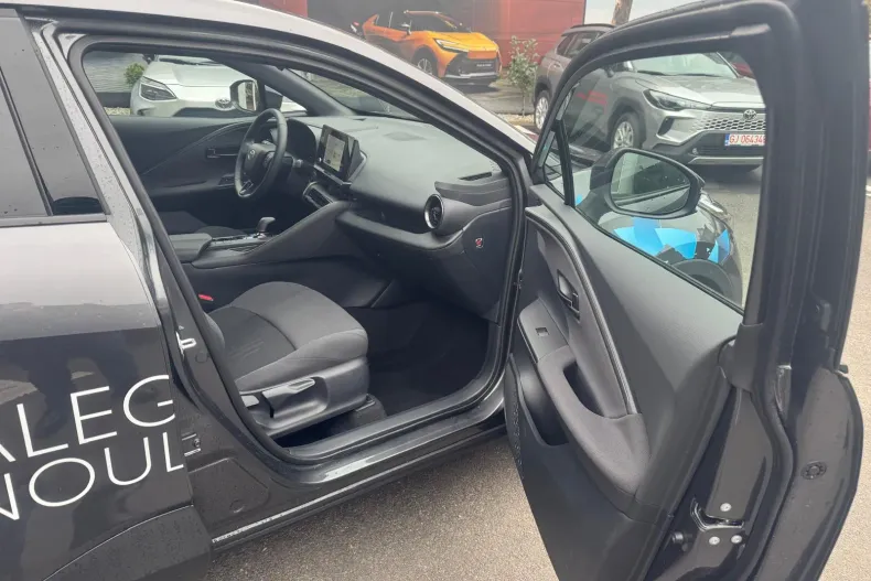 Toyota C-HR din 2025 cu 2.637 km - oferta TOY160515 - foto 12