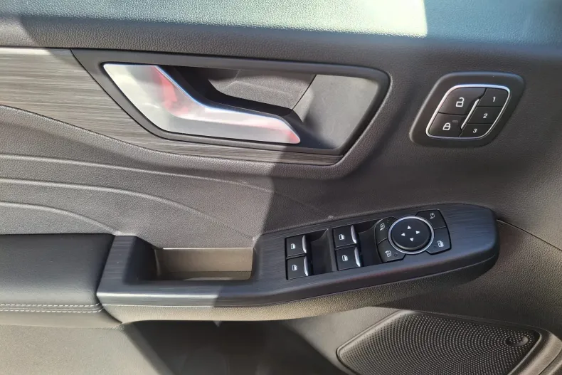 Ford Kuga din 2025 cu 3.500 km - oferta FOR160516 - foto 14