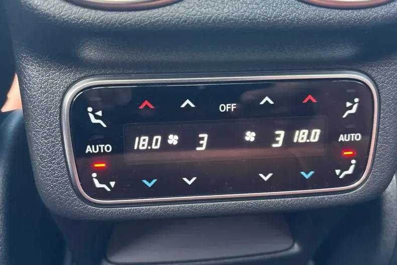 Mercedes-Benz GLC 400 din 2023 cu 45.390 km - oferta MER160527 - foto 19