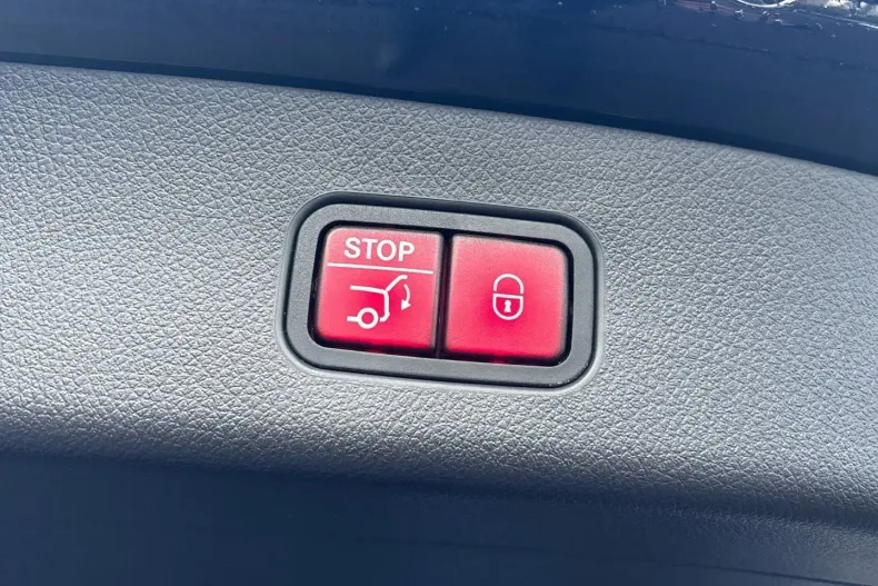 Mercedes-Benz GLC 400 din 2023 cu 45.390 km - oferta MER160527 - foto 21