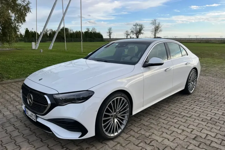 Mercedes-Benz E 450 din 2024 cu 56.458 km - oferta MER160528 - foto 3