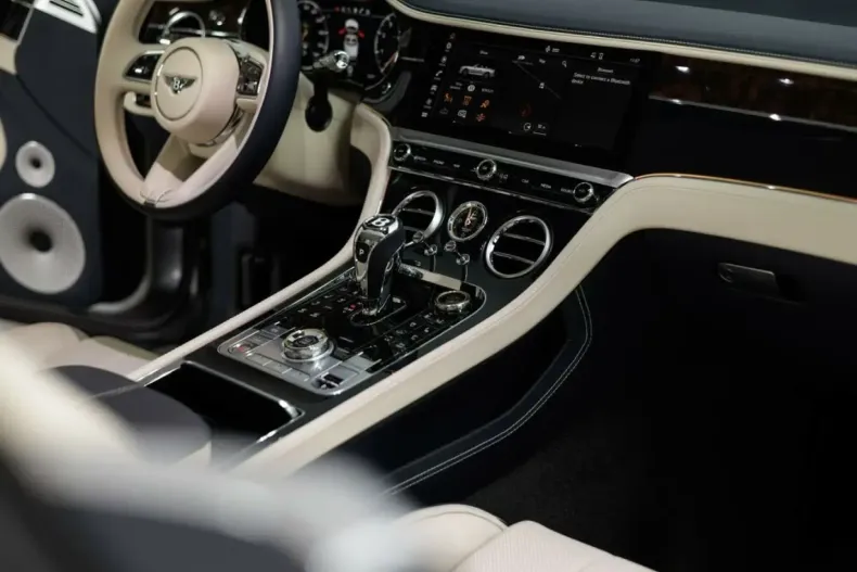 Bentley Continental din 2024 cu 4.251 km - oferta BEN160531 - foto 28