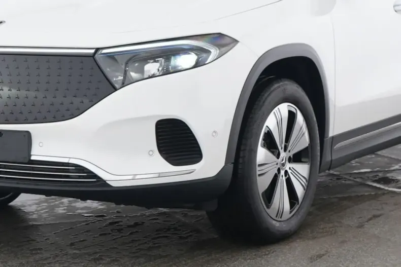 Mercedes-Benz EQA din 2024 cu 13.776 km - oferta MER160538 - foto 2