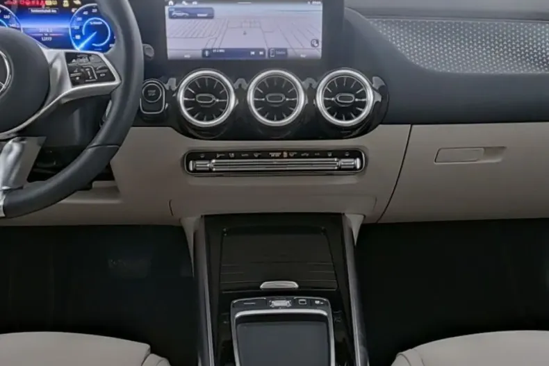 Mercedes-Benz EQA din 2024 cu 13.776 km - oferta MER160538 - foto 8