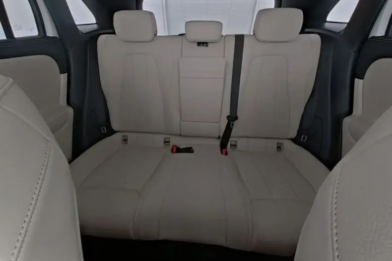 Mercedes-Benz EQA din 2024 cu 13.776 km - oferta MER160538 - foto 9