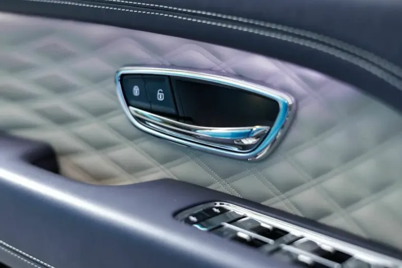 Bentley Bentayga din 2024 cu 6.178 km - oferta BEN160557 - foto 45