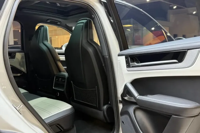 Porsche Cayenne din 2024 cu 70.000 km - oferta POR160558 - foto 27