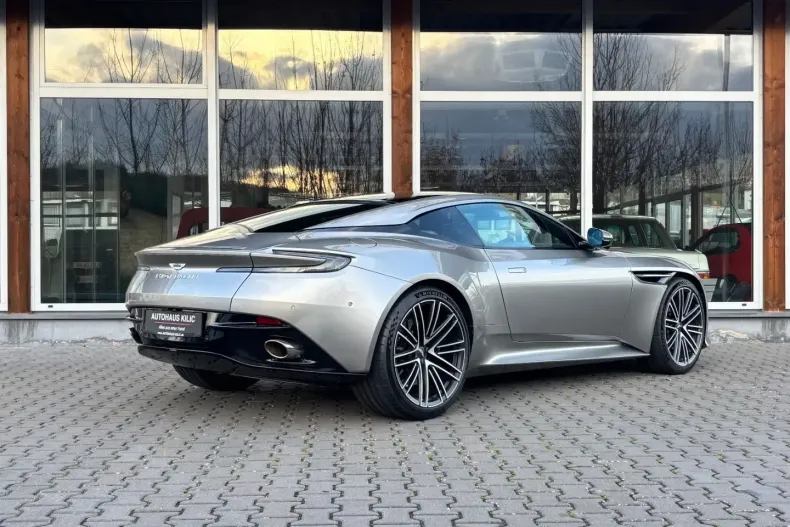 Aston Martin DB12 din 2024 cu 3.421 km - oferta AST160560 - foto 3