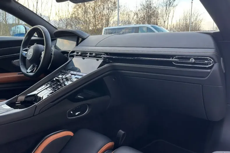 Aston Martin DB12 din 2024 cu 3.421 km - oferta AST160560 - foto 11