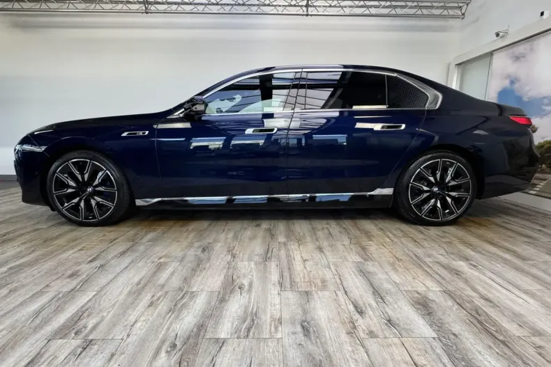 BMW i7 din 2023 cu 24.365 km - oferta BMW160562 - foto 2