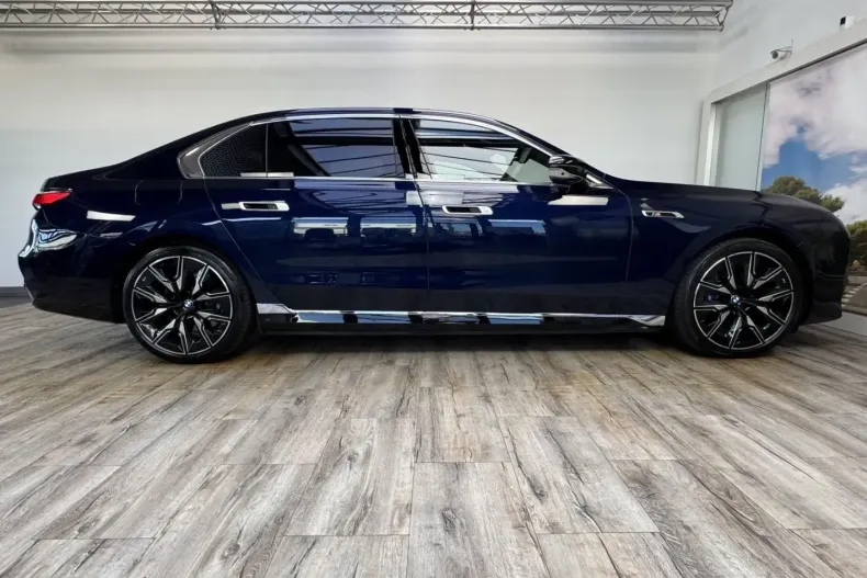 BMW i7 din 2023 cu 24.365 km - oferta BMW160562 - foto 3