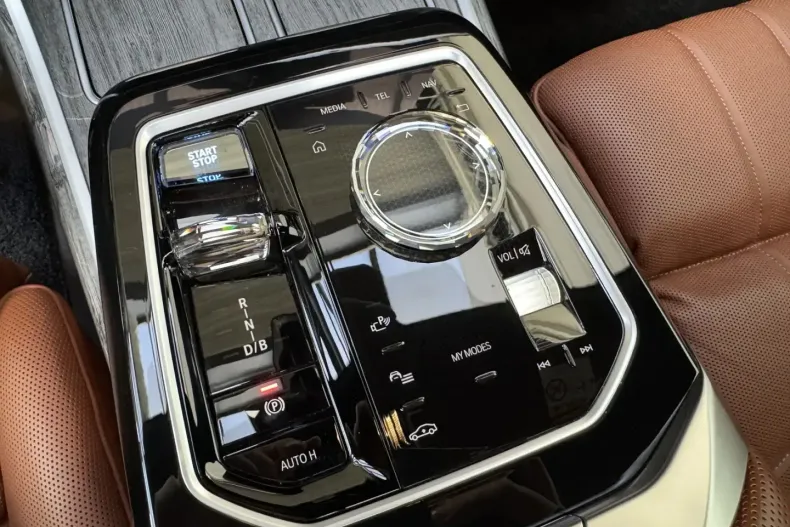 BMW i7 din 2023 cu 24.365 km - oferta BMW160562 - foto 12