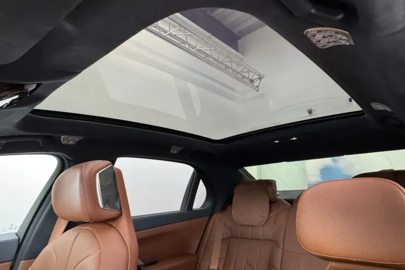 BMW i7 din 2023 cu 24.365 km - oferta BMW160562 - foto 13