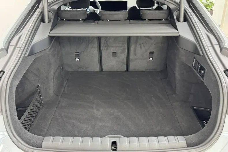 BMW i4 din 2024 cu 14.094 km - oferta BMW160566 - foto 20