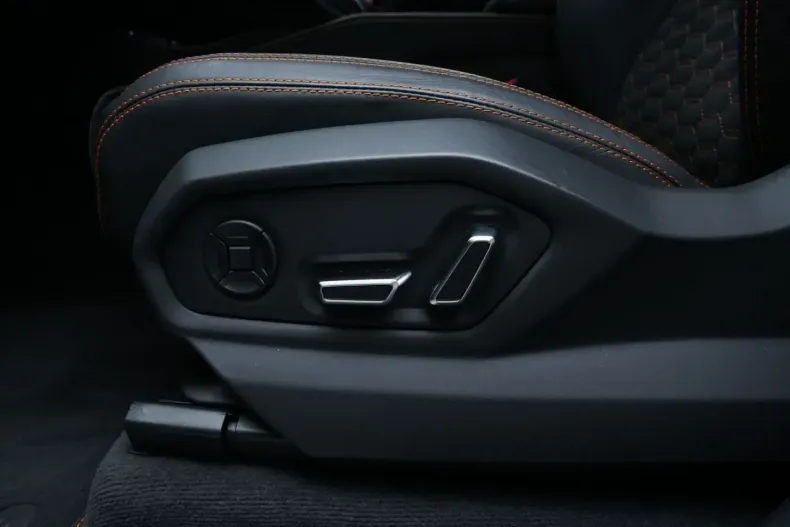 Lamborghini Urus din 2023 cu 6.200 km - oferta LAM160583 - foto 11