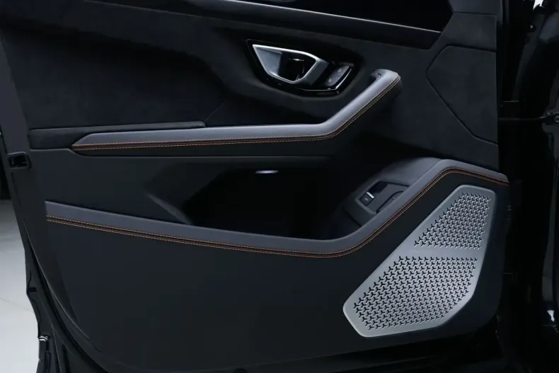 Lamborghini Urus din 2023 cu 6.200 km - oferta LAM160583 - foto 27