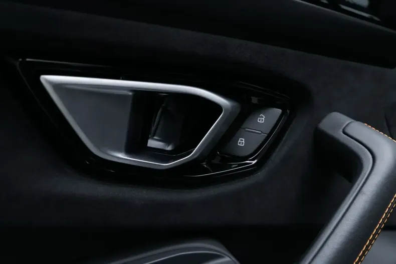 Lamborghini Urus din 2023 cu 6.200 km - oferta LAM160583 - foto 30