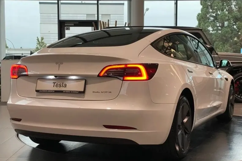 Tesla Model 3 din 2023 cu 2.790 km - oferta TES160587 - foto 2