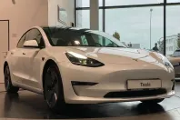 Tesla Model 3 din 2023 cu 2.790 km - oferta TES160587 - foto 3