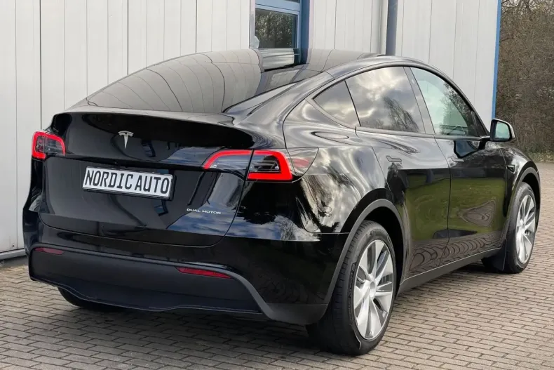 Tesla Model Y din 2023 cu 4.500 km - oferta TES160588 - foto 6