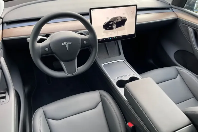 Tesla Model Y din 2023 cu 4.500 km - oferta TES160588 - foto 9