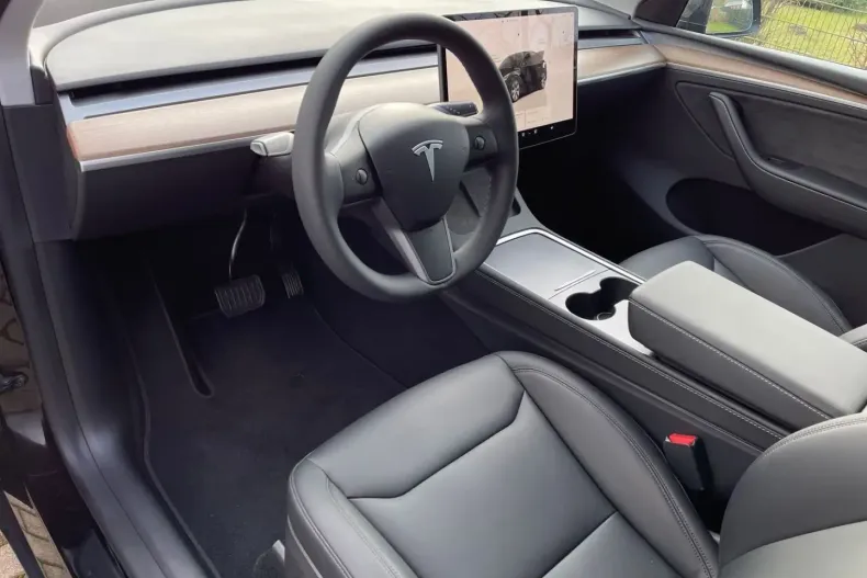 Tesla Model Y din 2023 cu 4.500 km - oferta TES160588 - foto 10