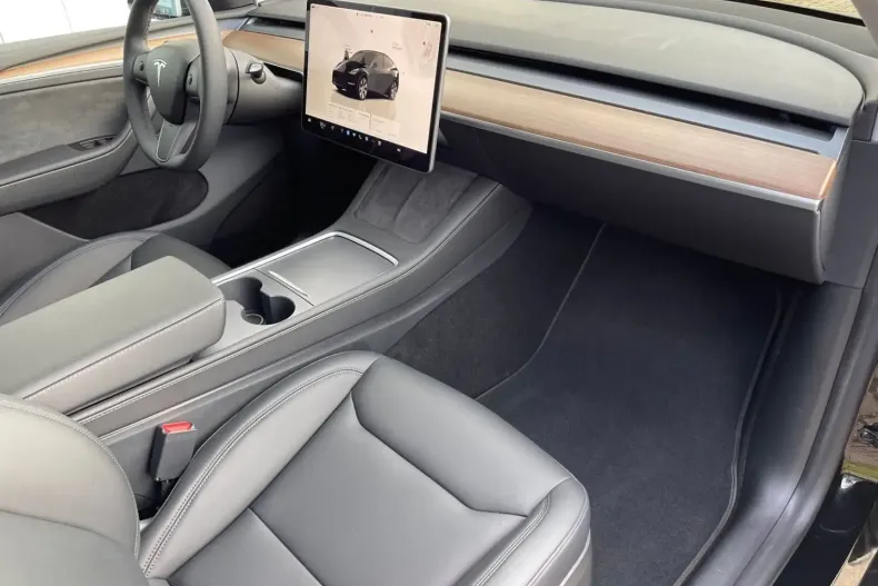 Tesla Model Y din 2023 cu 4.500 km - oferta TES160588 - foto 15