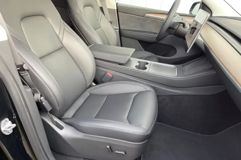 Tesla Model Y din 2023 cu 4.500 km - oferta TES160588 - foto 16