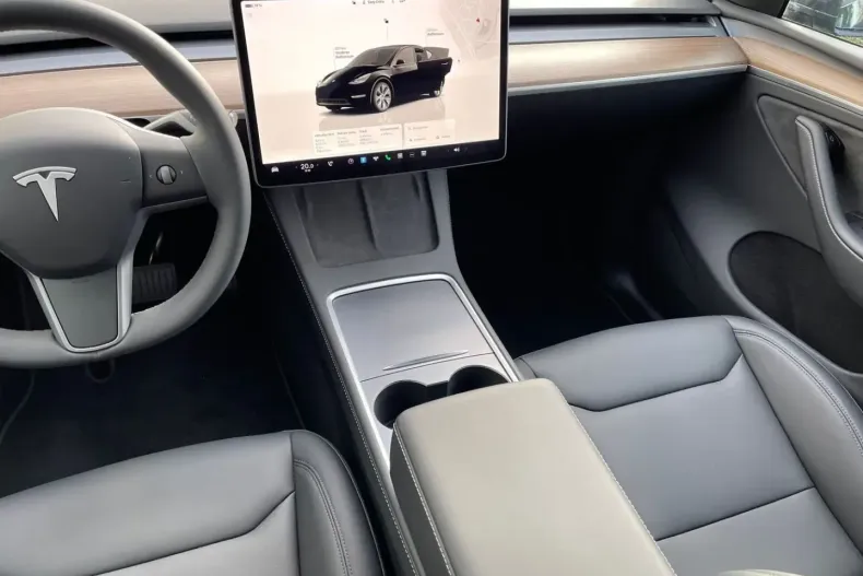 Tesla Model Y din 2023 cu 4.500 km - oferta TES160588 - foto 19