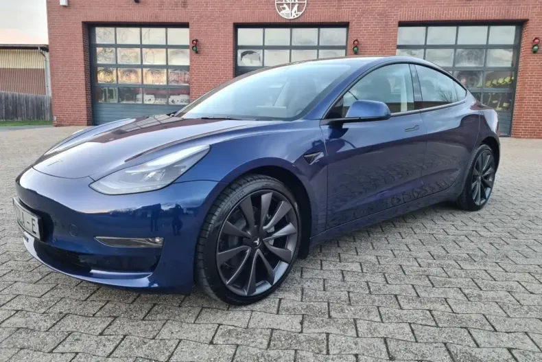 Tesla Model 3 din 2023 cu 18.500 km - oferta TES160590 - foto 1