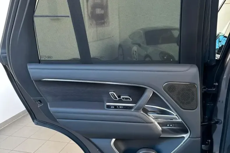 Land Rover Range Rover din 2024 cu 24.000 km - oferta LAN160593 - foto 6