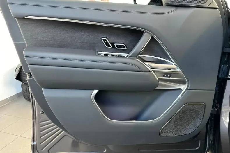 Land Rover Range Rover din 2024 cu 24.000 km - oferta LAN160593 - foto 10