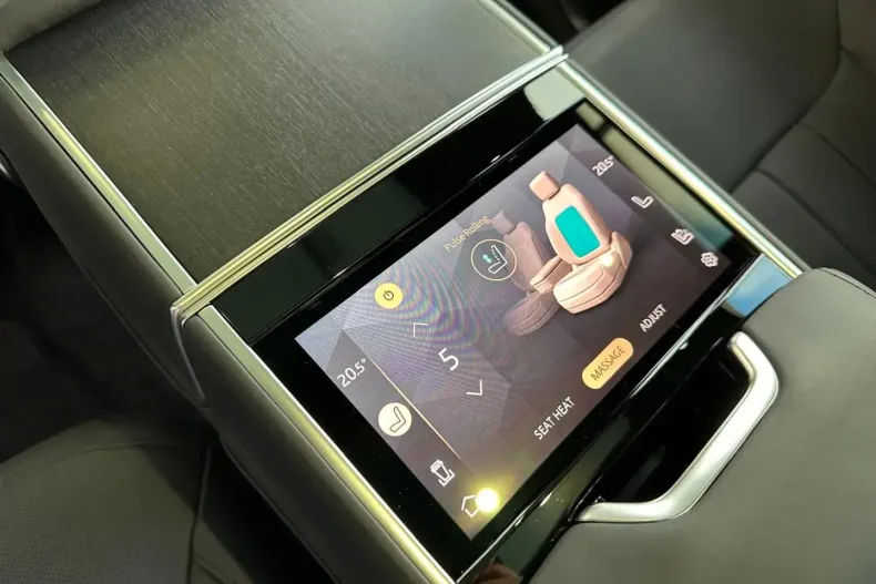 Land Rover Range Rover din 2024 cu 24.000 km - oferta LAN160593 - foto 32