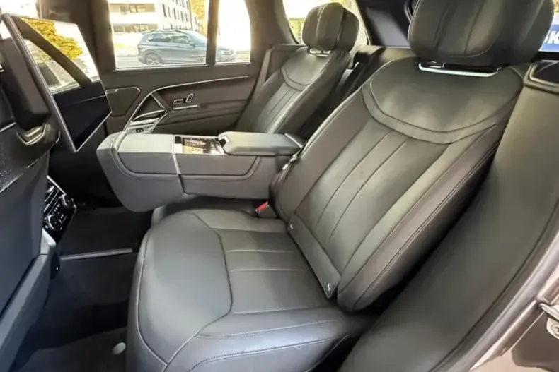 Land Rover Range Rover din 2024 cu 24.000 km - oferta LAN160593 - foto 33