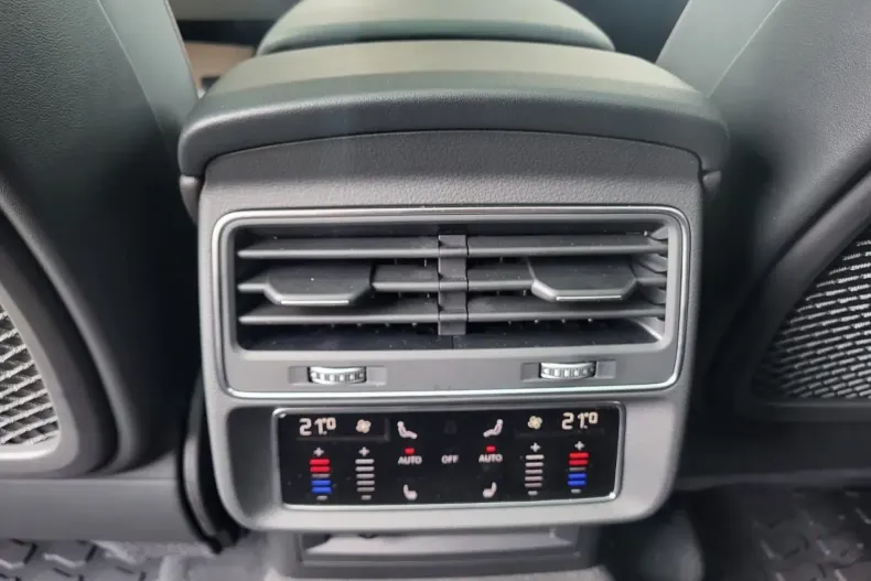 Audi Q8 din 2023 cu 4.200 km - oferta AUD160616 - foto 21