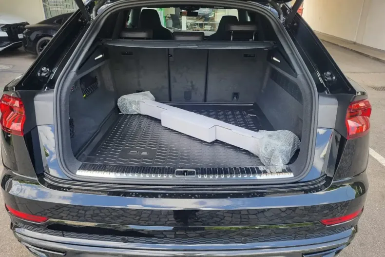 Audi Q8 din 2023 cu 4.200 km - oferta AUD160616 - foto 29