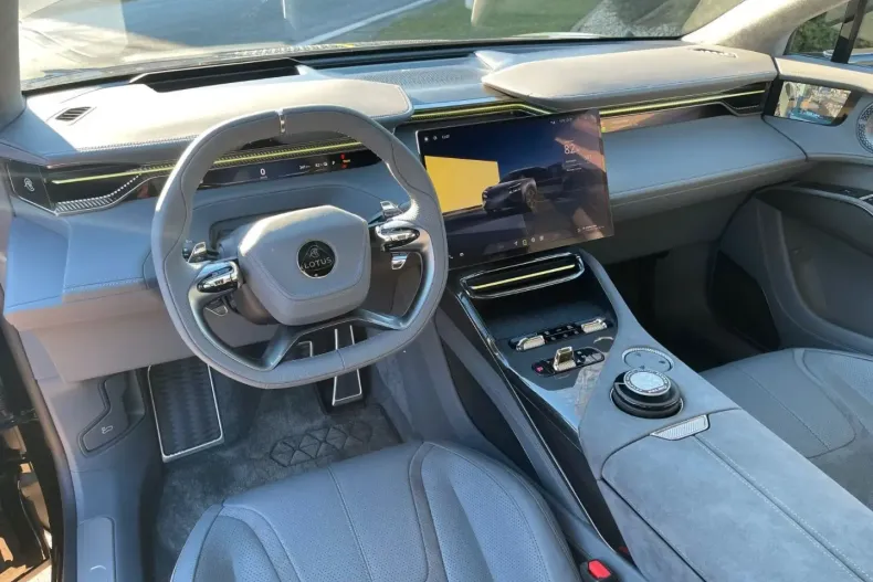 Lotus Eletre din 2024 cu 2.200 km - oferta LOT160621 - foto 28