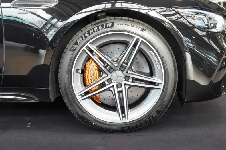 Mercedes-Benz AMG GT din 2024 cu 4.861 km - oferta MER160627 - foto 2