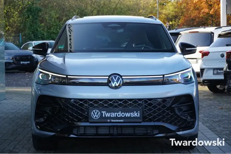 Volkswagen Tiguan din 2024 cu 15.756 km - oferta VOL160632 - foto 2