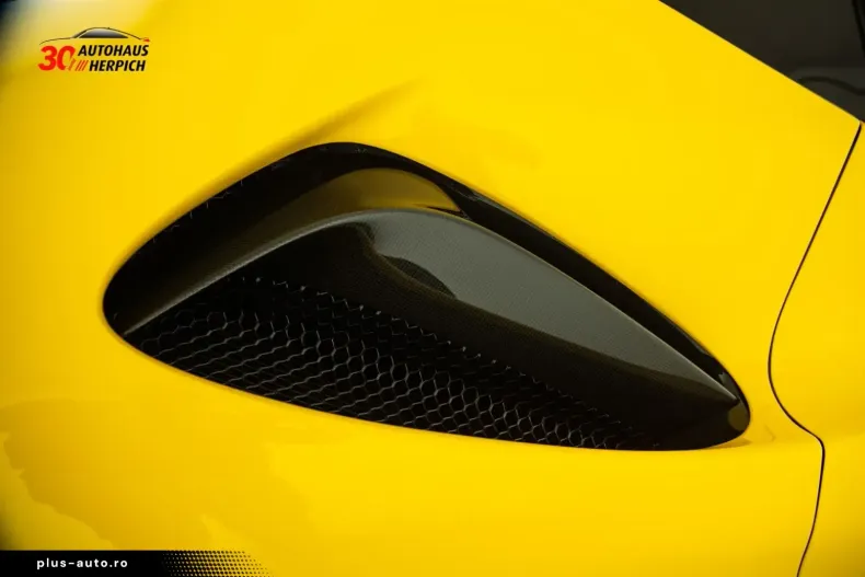 Ferrari SF90 din 2021 cu 1.827 km - oferta FER160655 - foto 8