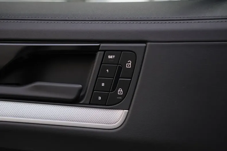 Porsche Cayenne din 2024 cu 22.000 km - oferta POR160665 - foto 38