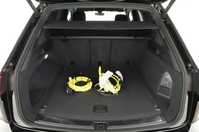 Volkswagen Touareg din 2023 cu 40.450 km - oferta VOL160666 - foto 18