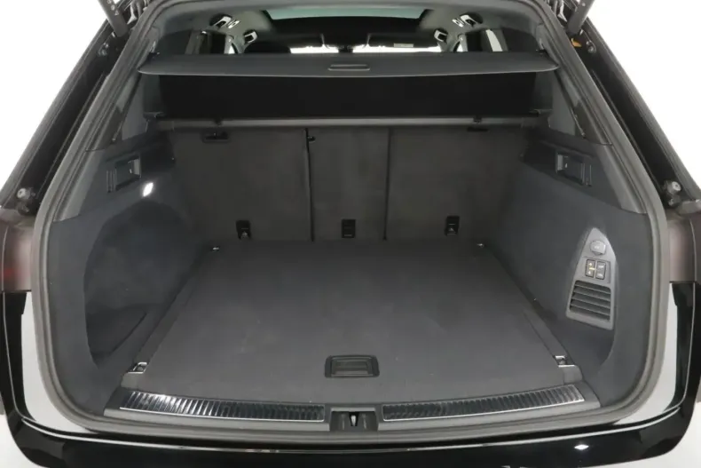 Volkswagen Touareg din 2023 cu 40.450 km - oferta VOL160666 - foto 19