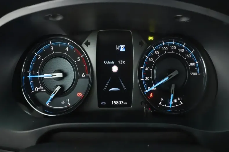 Toyota Hilux din 2023 cu 15.803 km - oferta TOY160672 - foto 8